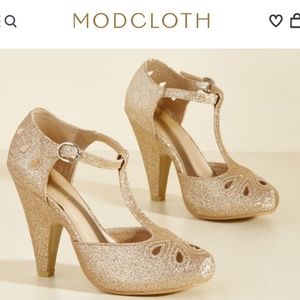 Modcloth Zest is History heel in GOLD